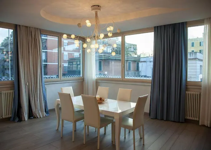 Chic And Elegant Near Metro Station *