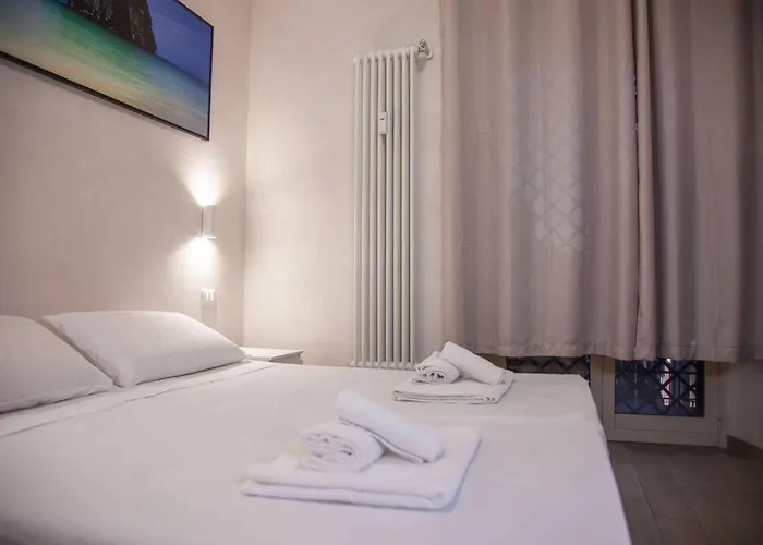 Chic And Elegant Near Metro Station Apartament *